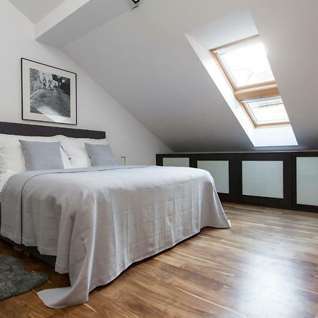 Attic Apartment Praag Buitenkant foto