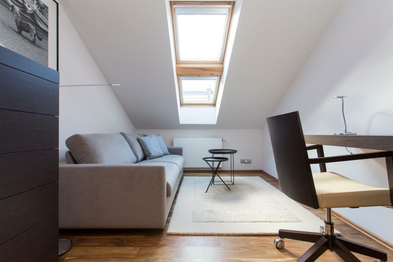 Attic Apartment Praag Buitenkant foto