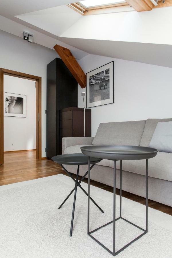 Attic Apartment Praag Buitenkant foto